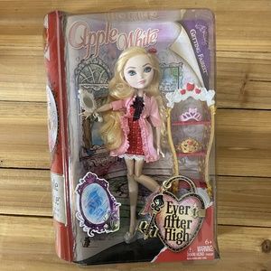 Ever After High Apple White Getting Fairest Doll